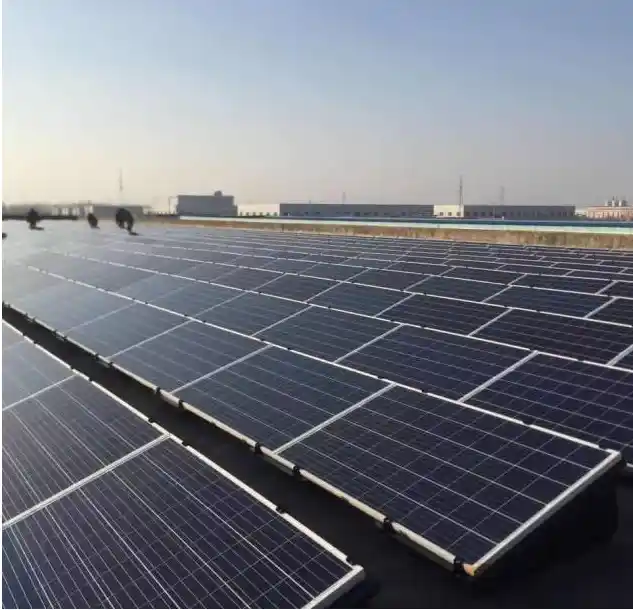 Uchwyt solarny z tworzywa HDPE z kulkami